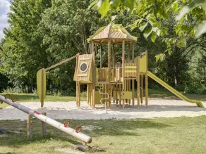 Premium Lodge Near Recreation Lake - Image 2