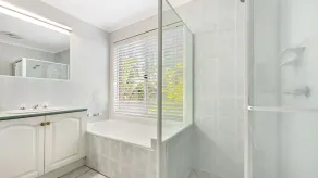 Unit 1 18 Lorraine Avenue - Image 2
