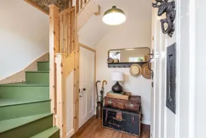 Pet friendly Cotswold holiday accommodation with two bedrooms - The Cotswold Guy Apartment - Image 2