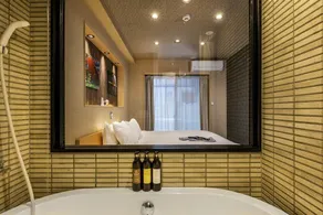 Jacuzzi Suite - Image 2