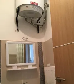 New and neat apartment near the sea and airport - Image 4