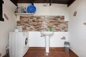 Casa de férias 'Casa Majos' com vista para a montanha, terraço privado e Wi-Fi - Image 4