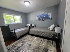 Comfortable 4 Bedroom / 1.5 Bathroom Home - Image 5