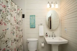 Hot Tub! Jarrett Creek Cottage bike/walk to breweries, ice cream, cafes, shops - Image 3
