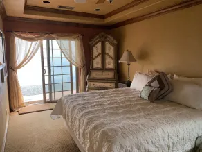 Breathtaking Vineyard and Lake Views, Secluded with private pickleball court - Image 3