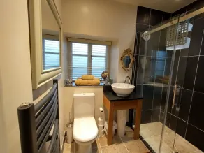 Stunning detached cottage, Gargrave centre, private garden & outdoor bath - Image 2