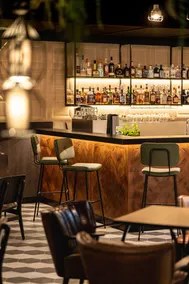 FreshSuites & Bar - Image 5