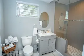 Remodeled Historic 2BR 1BA House Near Downtown - Image 5