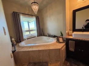 Roomy Master Suite  - Perfect for 2-3 adults OR 2 adults 1 child, min age 8 yrs - Image 3