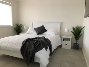 \"The Comarong\" 3 Bedroom home with views at Greenwell Point. Short walk to water - Image 4