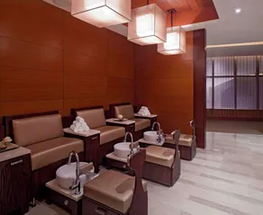 2 Connecting Suites at a 4⭐️ Hotel - Image 3