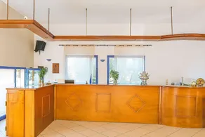 Royal Club Hotel - Image 2