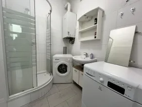 Comfortable 4 private rooms in shared Apt Perfect for Groups & Friends - Image 3