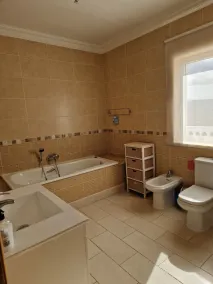 Lovely family villa overlooking Lake and Mountains 15 mins from Coast - Image 4