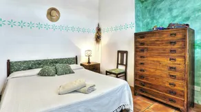 Acogedor apartamento en villa para 5 personas con piscina, WIFI, TV y patio - Image 5