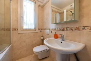 Appartamento 'Rocchetta' con vista lago, Wi-Fi e aria condizionata - Image 4