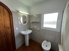 Fantastic house with community pool - Image 3