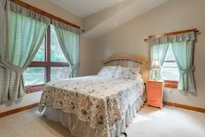 LAKEFRONT HOME ON CASTLE ROCK LAKE WITH PRIVATE PIER - PET FRIENDLY - Image 5