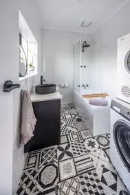 Jacaranda Apartment | Wayville Walk to Tram - Image 3