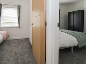 5 Marsh Lane - Image 3
