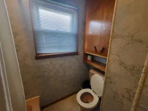 Adorable 1 Bedroom Bungalow - Image 4