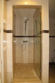 Ein traumhaftes Apartment in La Alzambra, einem 5*-Stern-Luxus-Resort - Image 3