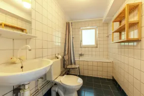House situated on a magnificent estate - Image 3