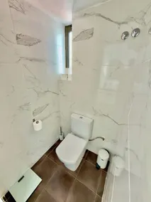 villa på den rolige lysende hav og naturlige omgivelser - Image 5