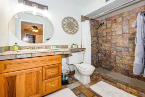 Private Pool Oasis Getaway ~ Hot Tub ~ BBQ ~ Great Location! - Image 4