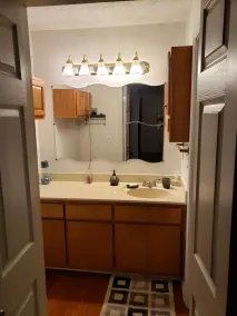 Welcoming Quaint Home - Image 2