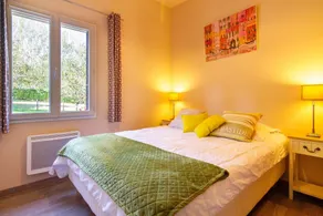 Comfortable single-storey chalet with swimming pool, garden, terrace and parking. - Image 3