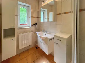 Wohnung mit Wasserblick und Abgeschlossenem Grundstück - Image 3
