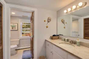 Awesome Location! Right on the Chatham \"Loop\", Perfect for Long Walks! - Image 4