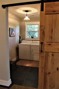 Escape to your cozy 2-bedroom cottage, just a hop away from Rock City - Image 2
