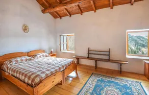 2 bedroom amazing home in Sovramonte - Image 5