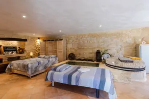 Holiday Home with Jacuzzi, Peaceful Haven in the Heart of Nature - Image 2
