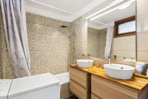 2-bedroom flat on Palm Mar beachfront with stunning view - Image 4