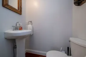 Charming 4 bedroom home just steps to the water! - Image 2