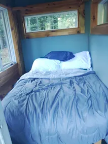 Tiny river Cabin Electricity/ heat/ shower  - Image 2