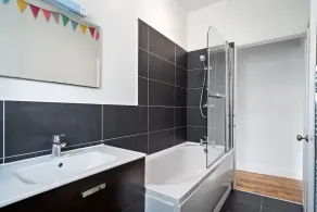Pendennis - Bright Victorian flat, sea views, close to beach - Image 3