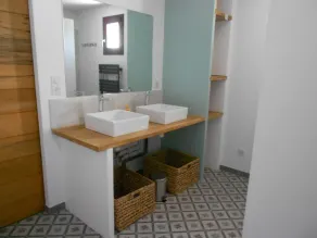 SPACIOUS HOUSE 5 MINUTES WALK FROM THE VILLAGE SWIMMING POOL COMFORT, CALM - Image 2