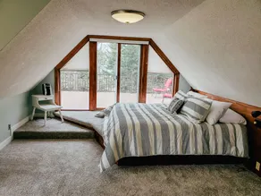 Reconnect with family & friends while enjoying panoramic views of Lake Superior - Image 5