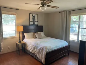 2-BEDROOM Farmhouse - Image 4