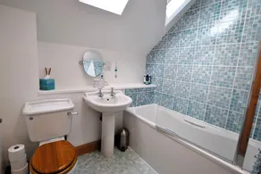 2a Rose St- cosy coastal cottage Fife - Image 3