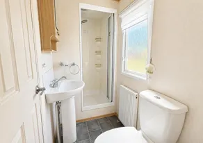 Statisk campingvogn med 8 køjer ved Orchards Haven i Clacton på havet, Essex ref 15217O - Image 4