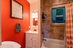 《Best Austin Location ❤Huge Patio w HEATED Cowboy Pool & 65\" TV❤ Skyline Views》 - Image 3