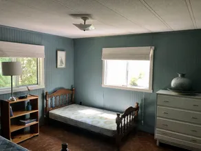 Bright and Spacious Point Clark Cottage across street from Lake Huron - Image 3