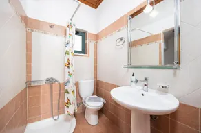 Spiros Beach Villa - Image 3