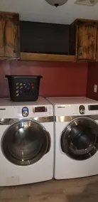 Clean and Cozy Creekside Home - Image 2