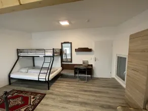 8P-Modern and newly renovated spacious apartment on two levels - Image 4